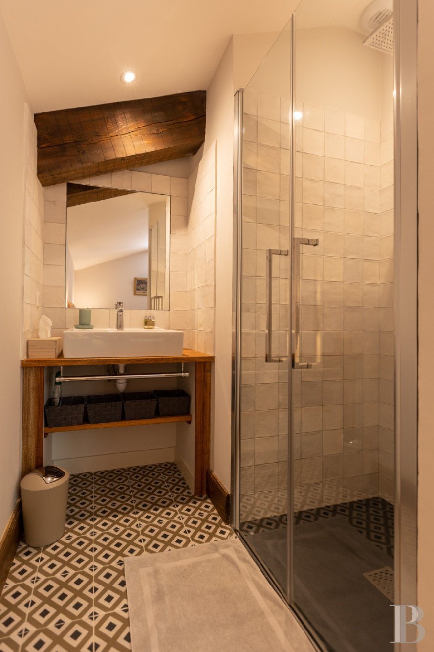 A former 17th-century farmhouse in the shadow of a chateau, in Saint-Alban-Auriolles in the Ardèche - photo  n°16